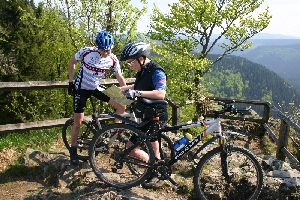 Mountainbiker an den Hahnenkleeklippen bei Braunlage (Foto: HTV)